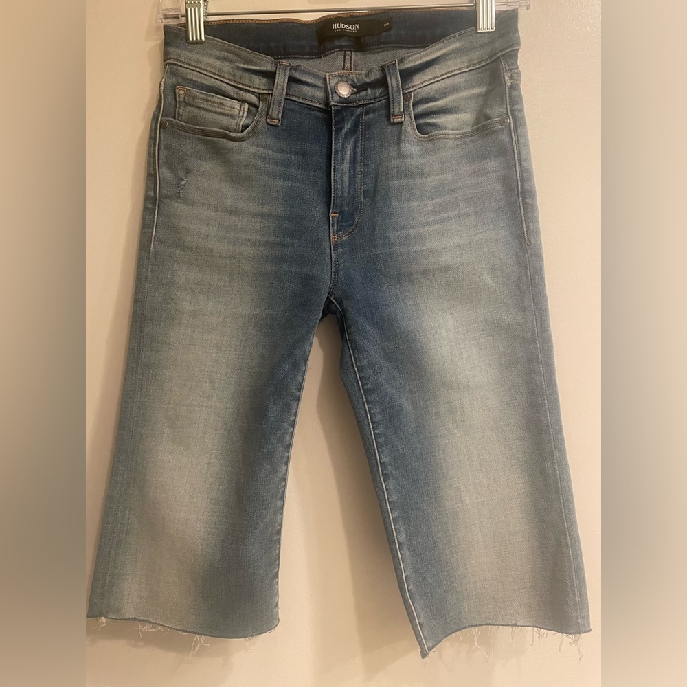 Hudson Amelia bermuda shorts size 26 low to mid rise FREE shipping